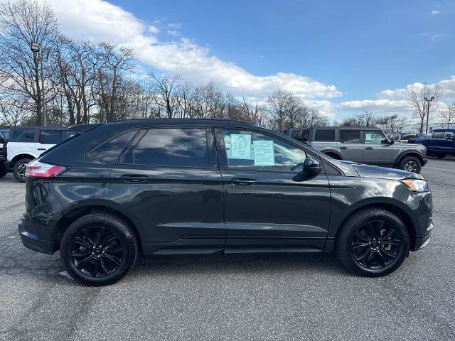 Certified 2023 Ford Edge SE w/ Black Appearance Package AWD/4WD image 4