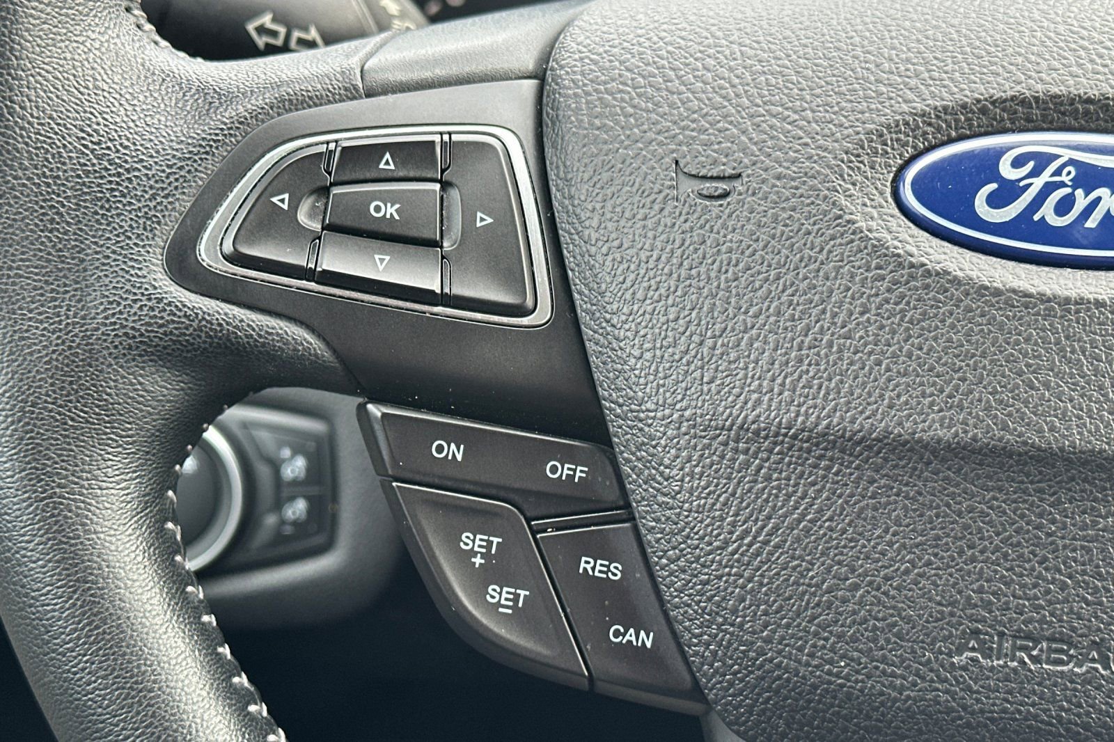 Certified 2019 Ford Escape SEL FWD image 25