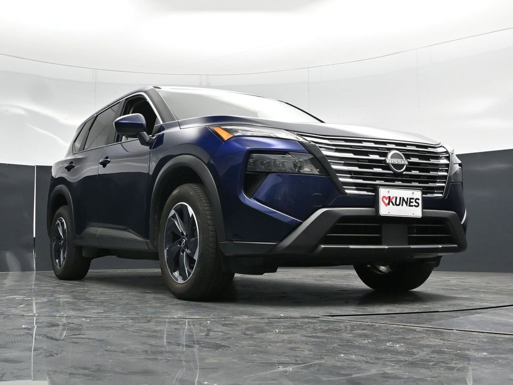 Used 2025 Nissan Rogue SV AWD/4WD image 55