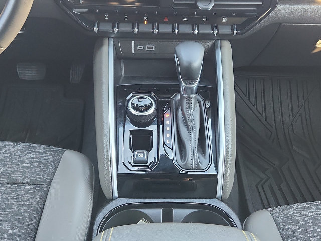 Used 2024 Chevrolet Colorado ZR2 AWD/4WD image 18