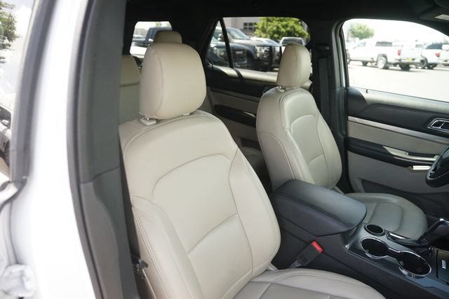 Certified 2019 Ford Explorer XLT w/ Equipment Group 202A FWD image 21