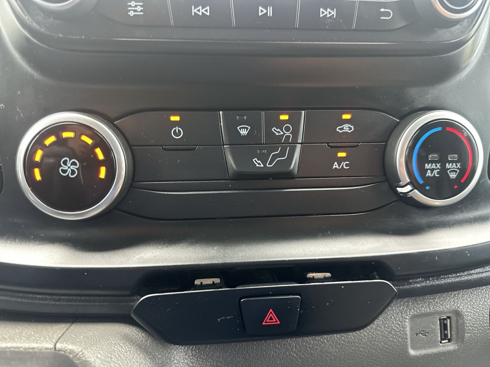 Certified 2023 Ford Transit 250 Medium Roof AWD image 28