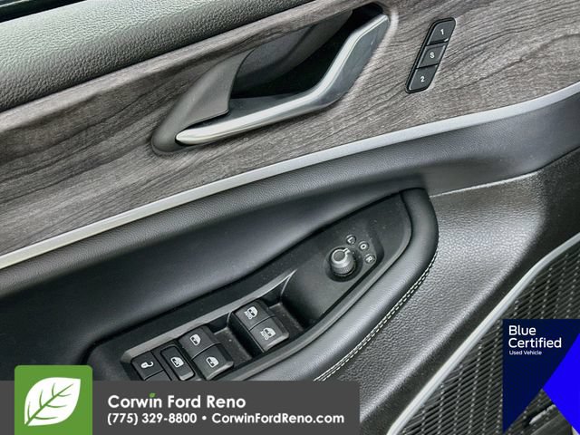 Used 2024 Jeep Grand Cherokee Limited w/ Black Appearance Package AWD/4WD image 22
