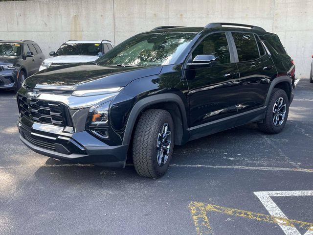 Used 2025 Chevrolet Equinox ACTIV w/ Safety and Technology Package FWD image 8