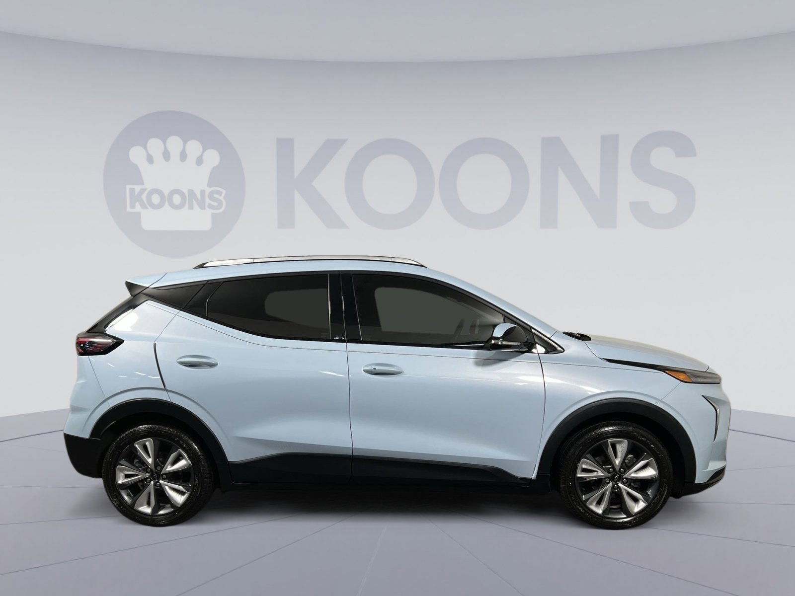 Used 2023 Chevrolet Bolt EUV LT w/ Convenience Package image 8