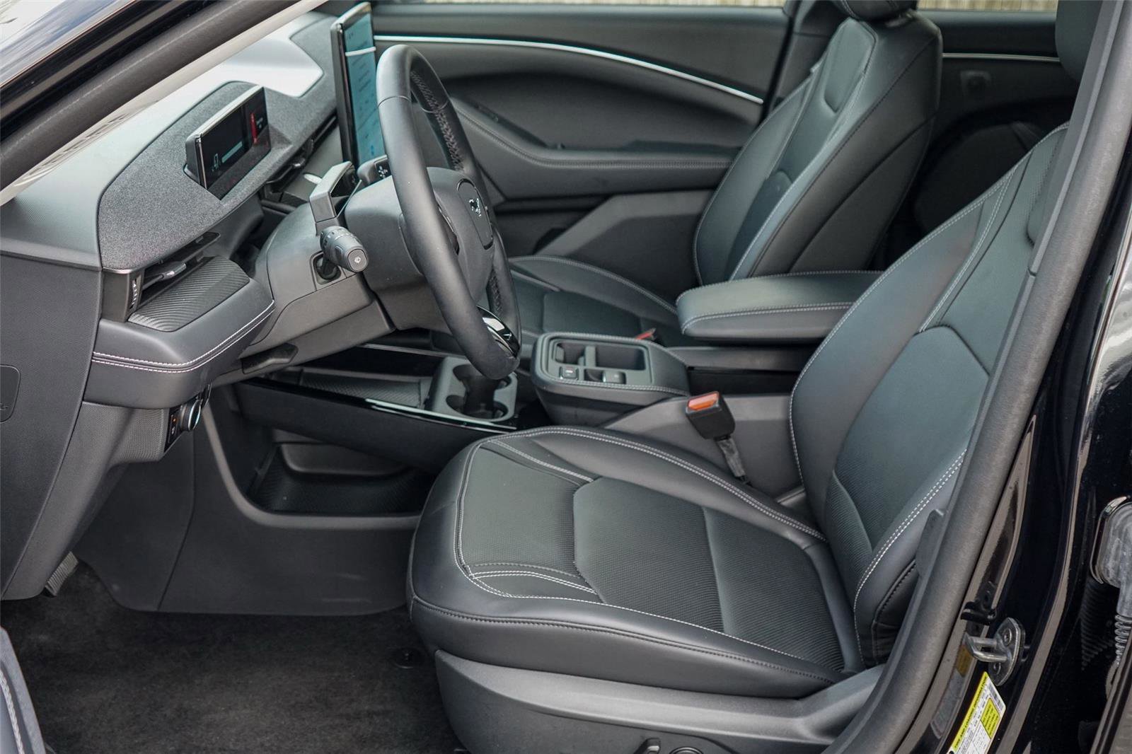 Certified 2025 Ford Mustang Mach-E Premium AWD/4WD image 10