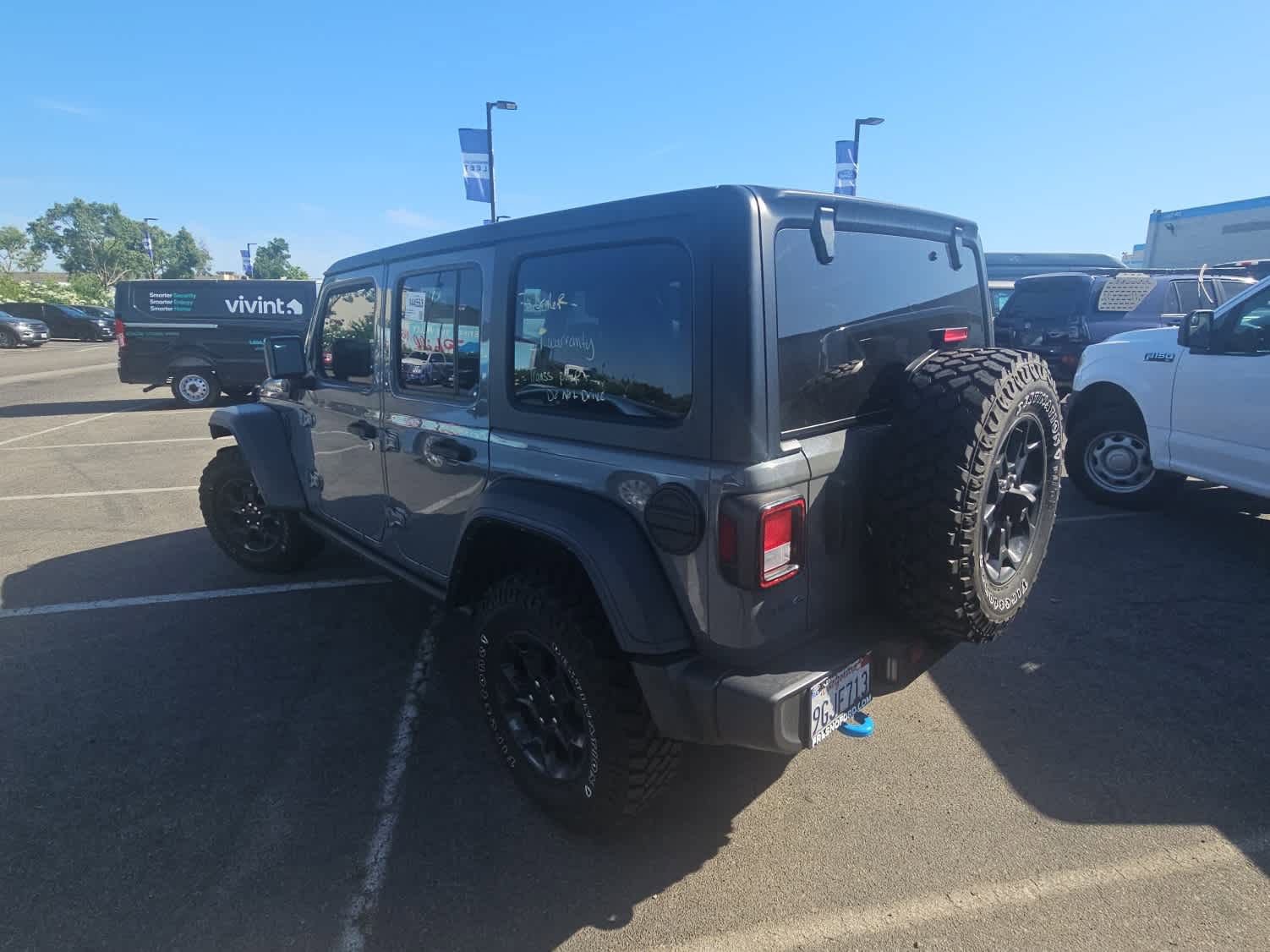 Used 2023 Jeep Wrangler Unlimited w/ 8.4" Radio Group AWD/4WD image 6