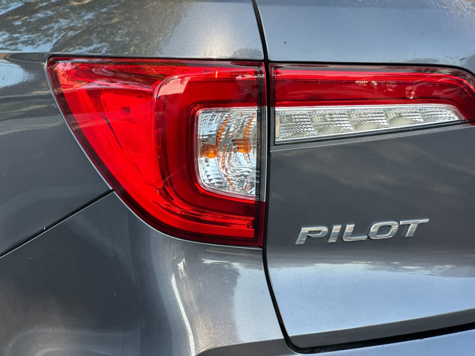 Used 2019 Honda Pilot Touring image 8