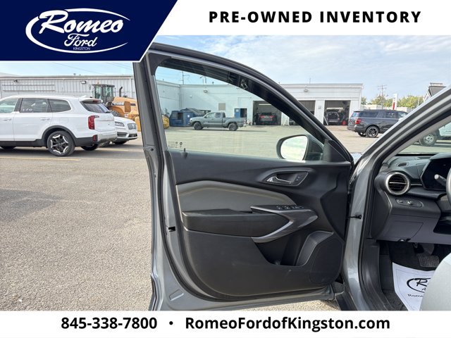 Used 2024 Chevrolet Trax ACTIV w/ Sunroof Package FWD image 10