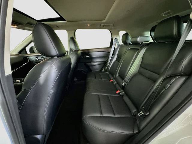 Used 2023 Nissan Rogue SL FWD image 14