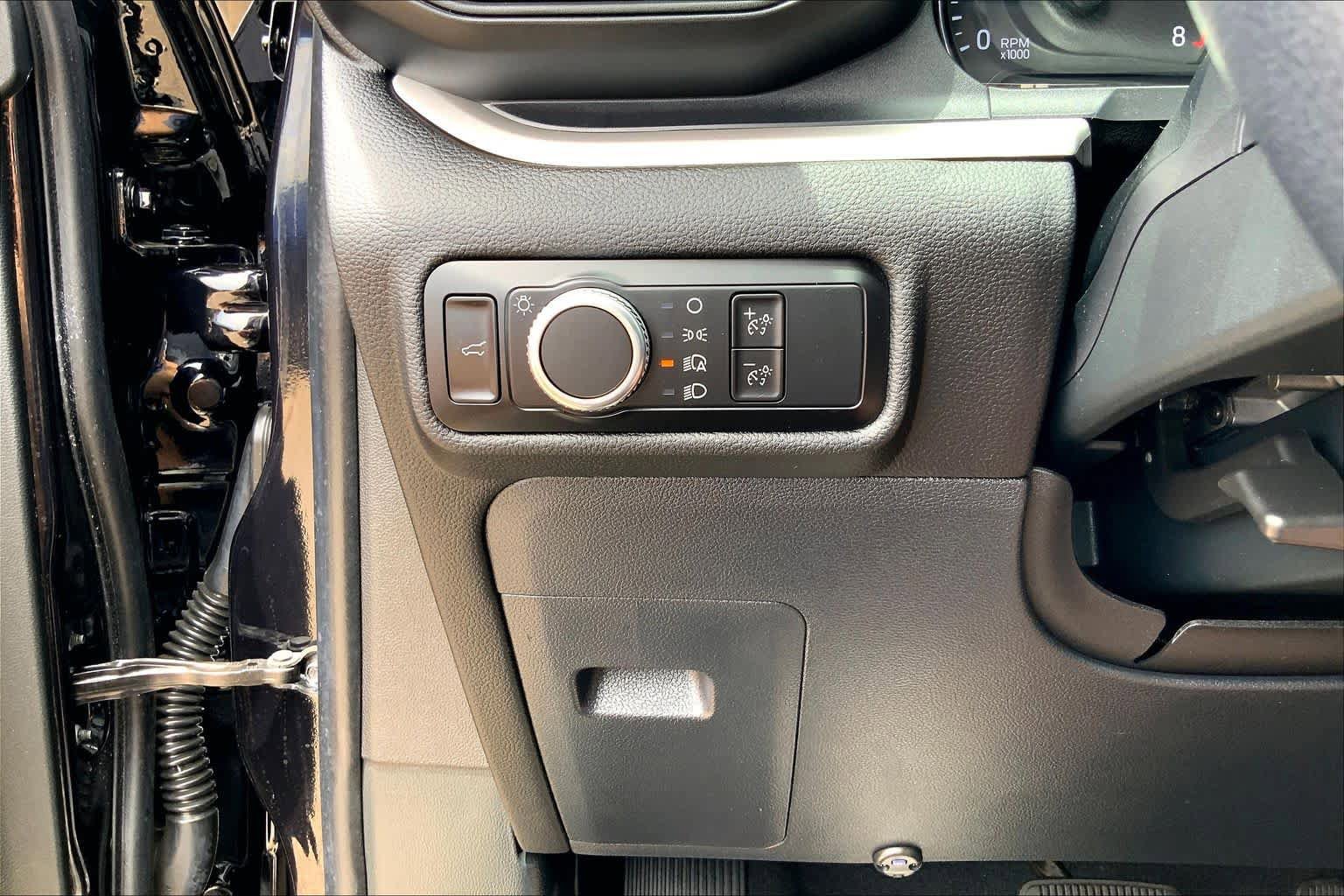 Certified 2023 Ford Explorer XLT RWD image 36