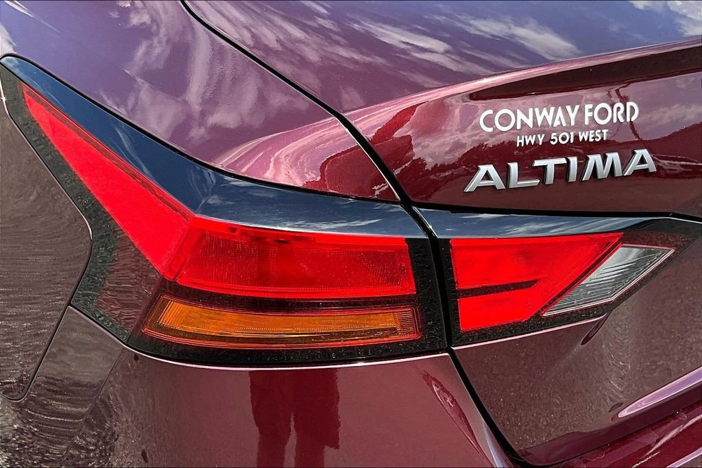 Used 2025 Nissan Altima 2.5 SV FWD image 24