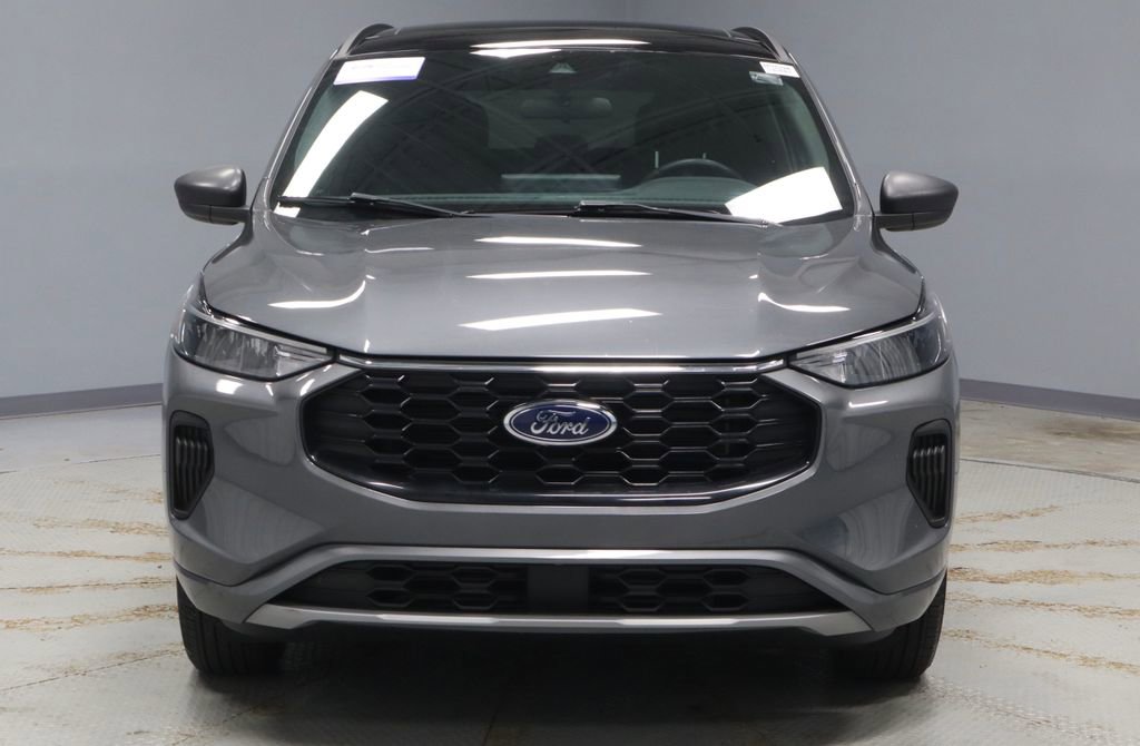 Certified 2023 Ford Escape ST-Line w/ Tech Pack #1 AWD/4WD image 7
