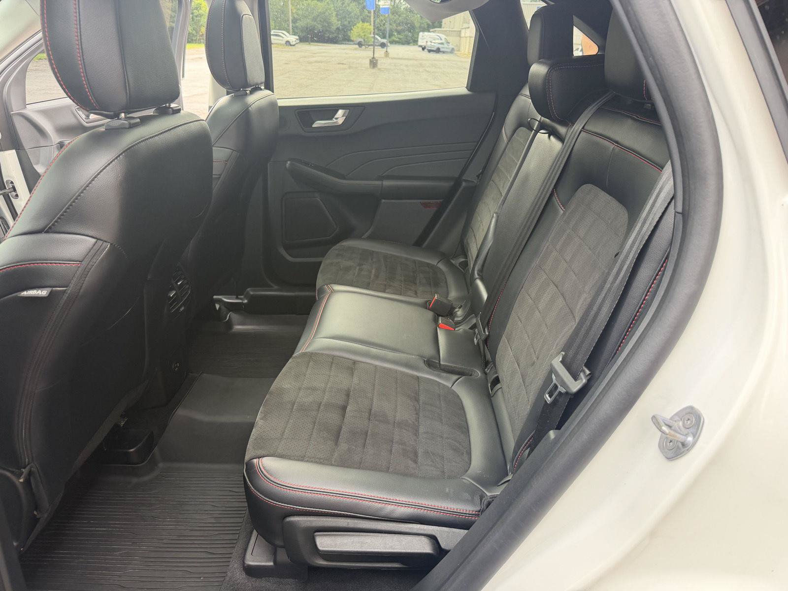 Certified 2022 Ford Escape SEL w/ SEL Stealth AWD Package image 26