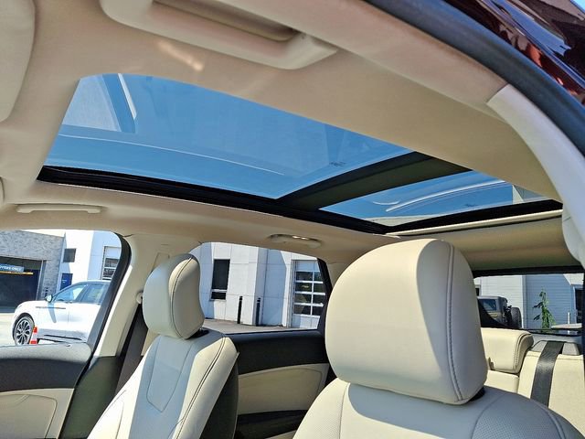 Certified 2018 Ford Edge Titanium w/ Equipment Group 301A AWD/4WD image 15