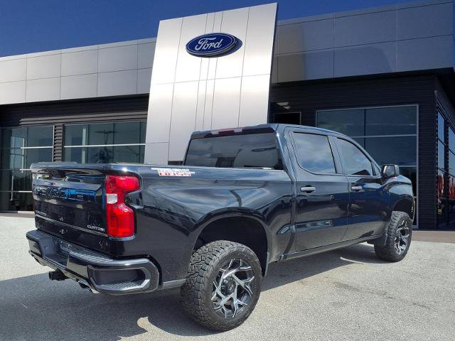 Used 2025 Chevrolet Silverado 1500 Custom Trail Boss AWD/4WD image 2