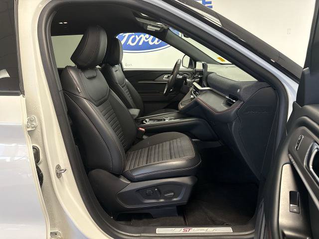 Certified 2025 Ford Explorer ST-Line w/ ST-Line Street Pack AWD/4WD image 22