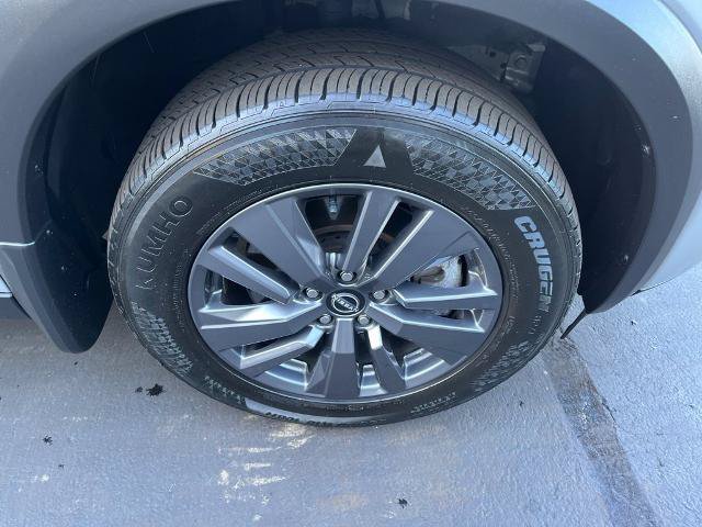 Used 2023 Nissan Pathfinder SV w/ SV Premium Package AWD/4WD image 9