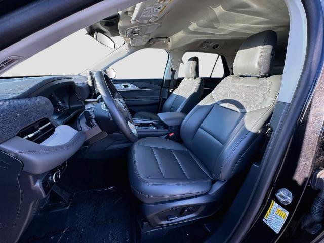 Certified 2025 Ford Explorer Active w/ Active Comfort Package AWD/4WD image 17