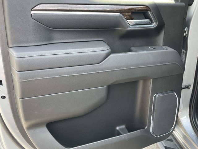 Used 2025 GMC Sierra 1500 Elevation w/ Elevation Premium Package AWD/4WD image 7