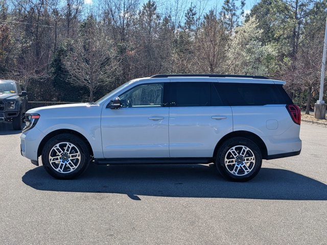 Certified 2025 Ford Expedition Active image 2