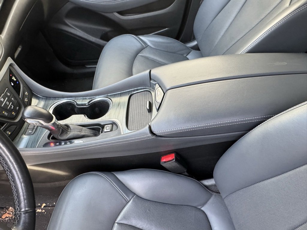 Used 2020 Buick Envision Essence image 10