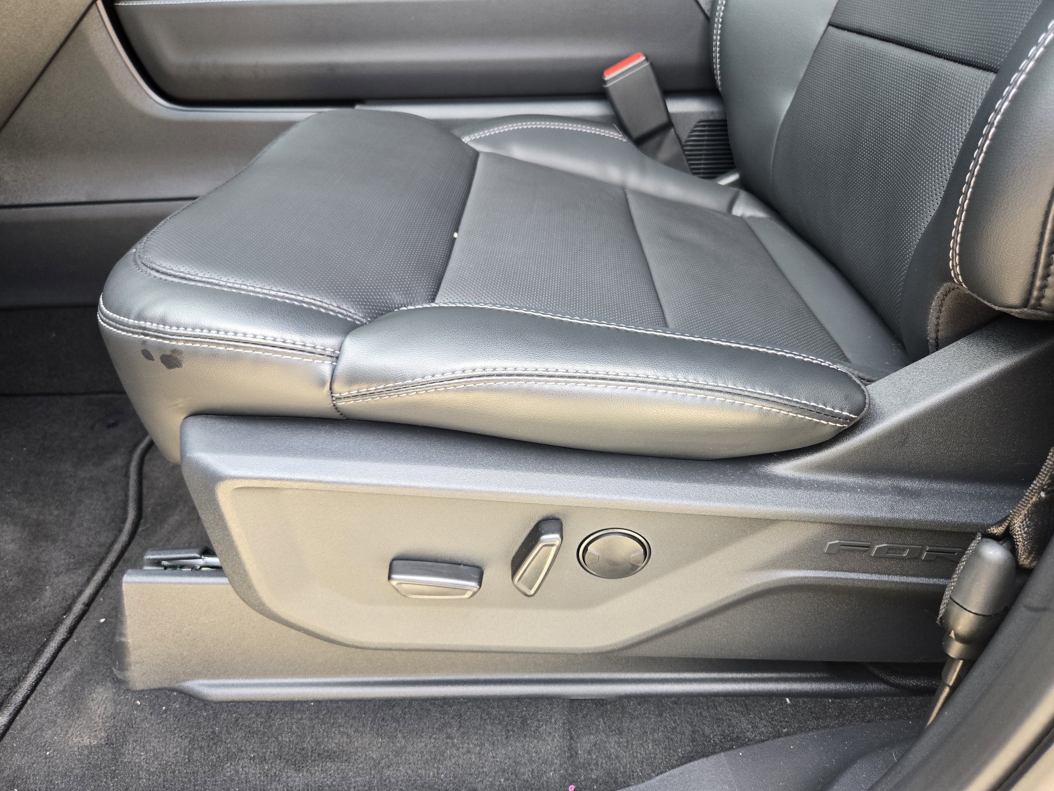 Certified 2026 Ford Expedition Max Platinum w/ Stealth Appearance Package AWD/4WD image 18