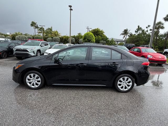 Used 2024 Toyota Corolla LE FWD image 4