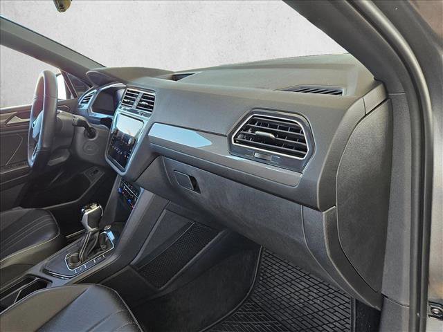 Used 2022 Volkswagen Tiguan SE R-Line image 24