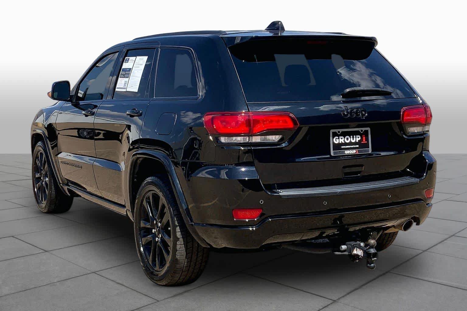 Used 2022 Jeep Grand Cherokee Laredo X RWD image 12