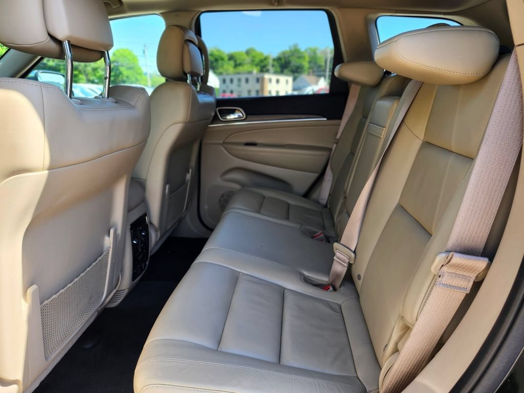 Used 2017 Jeep Grand Cherokee Limited AWD/4WD image 16