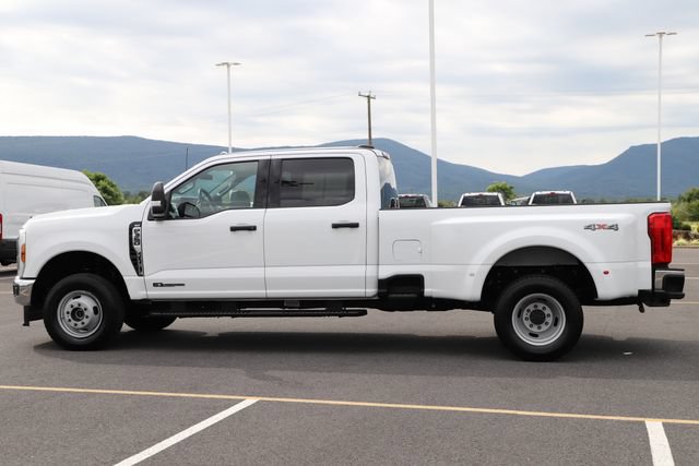 Certified 2025 Ford F350 XLT AWD/4WD image 2