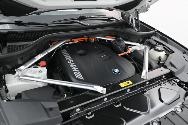 Used 2025 BMW X5 xDrive50e AWD/4WD image 26