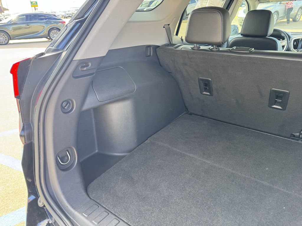 Used 2023 GMC Terrain SLT image 35