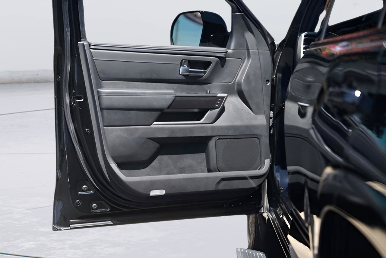 Used 2024 Toyota Sequoia Platinum AWD/4WD image 34