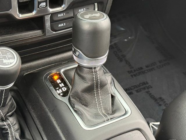 Used 2021 Jeep Wrangler Unlimited Sahara w/ Cold Weather Group AWD/4WD image 34