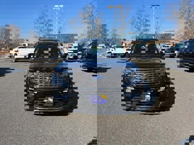 Certified 2022 Ford Explorer XLT w/ Equipment Group 202A image 8