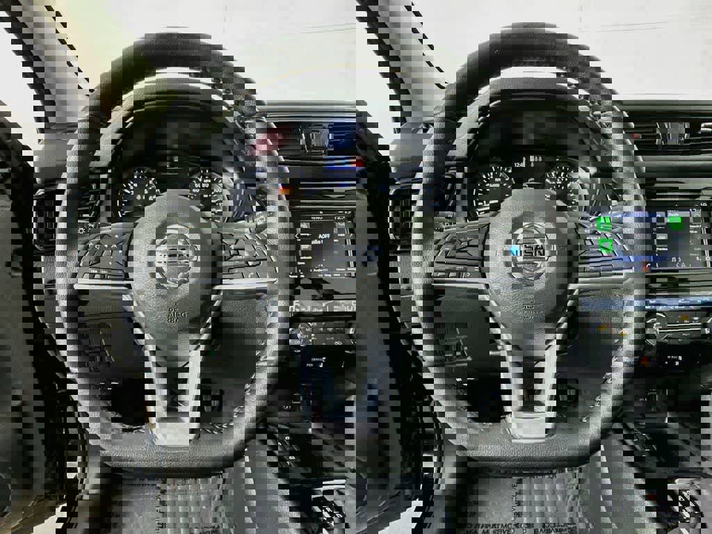 Used 2022 Nissan Rogue Sport SL image 16