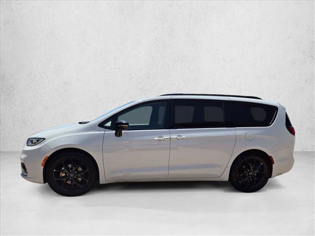 Used 2026 Chrysler Pacifica Limited w/ S Appearance Package FWD image 9