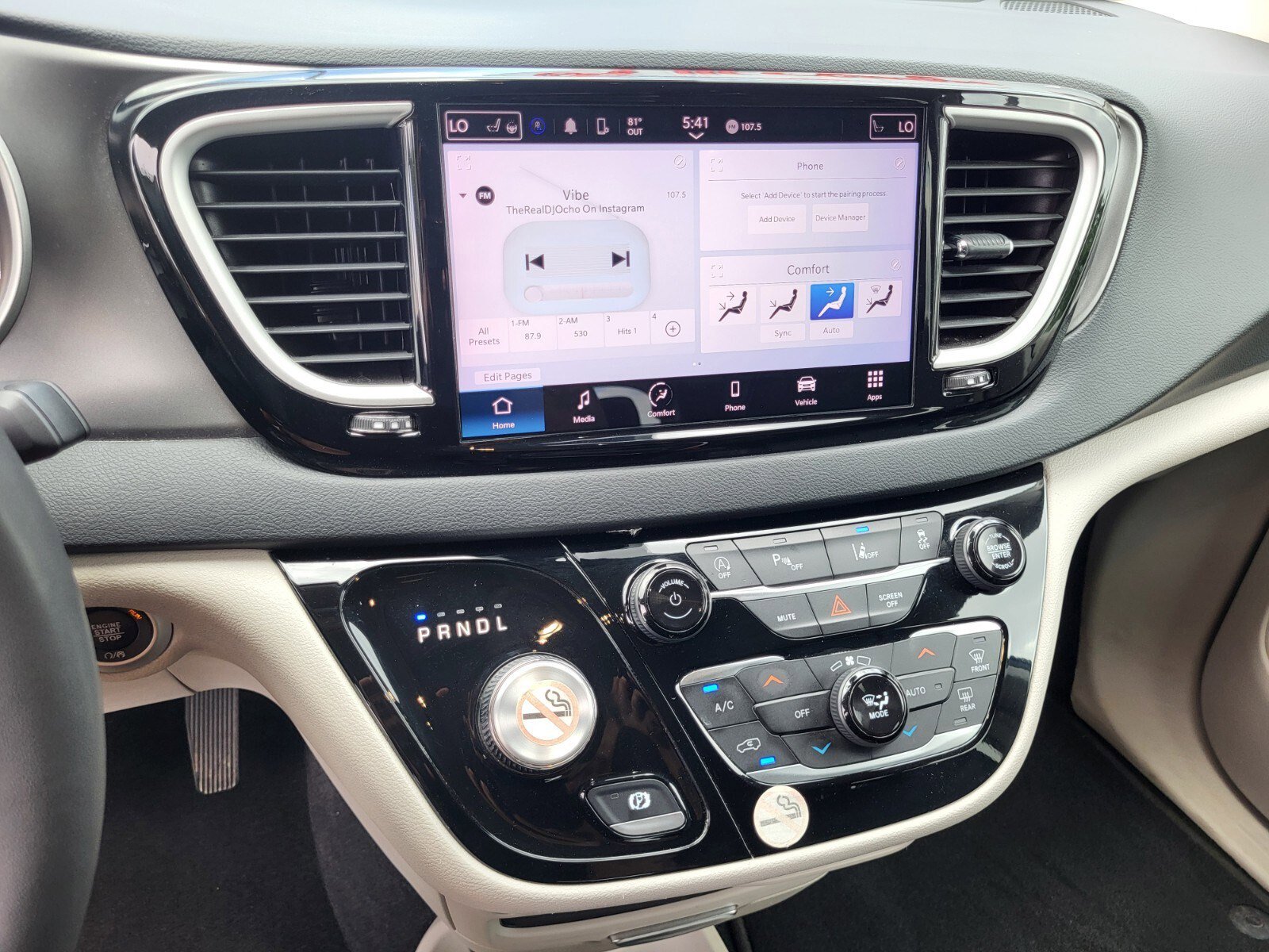 Used 2023 Chrysler Pacifica Touring-L FWD image 20