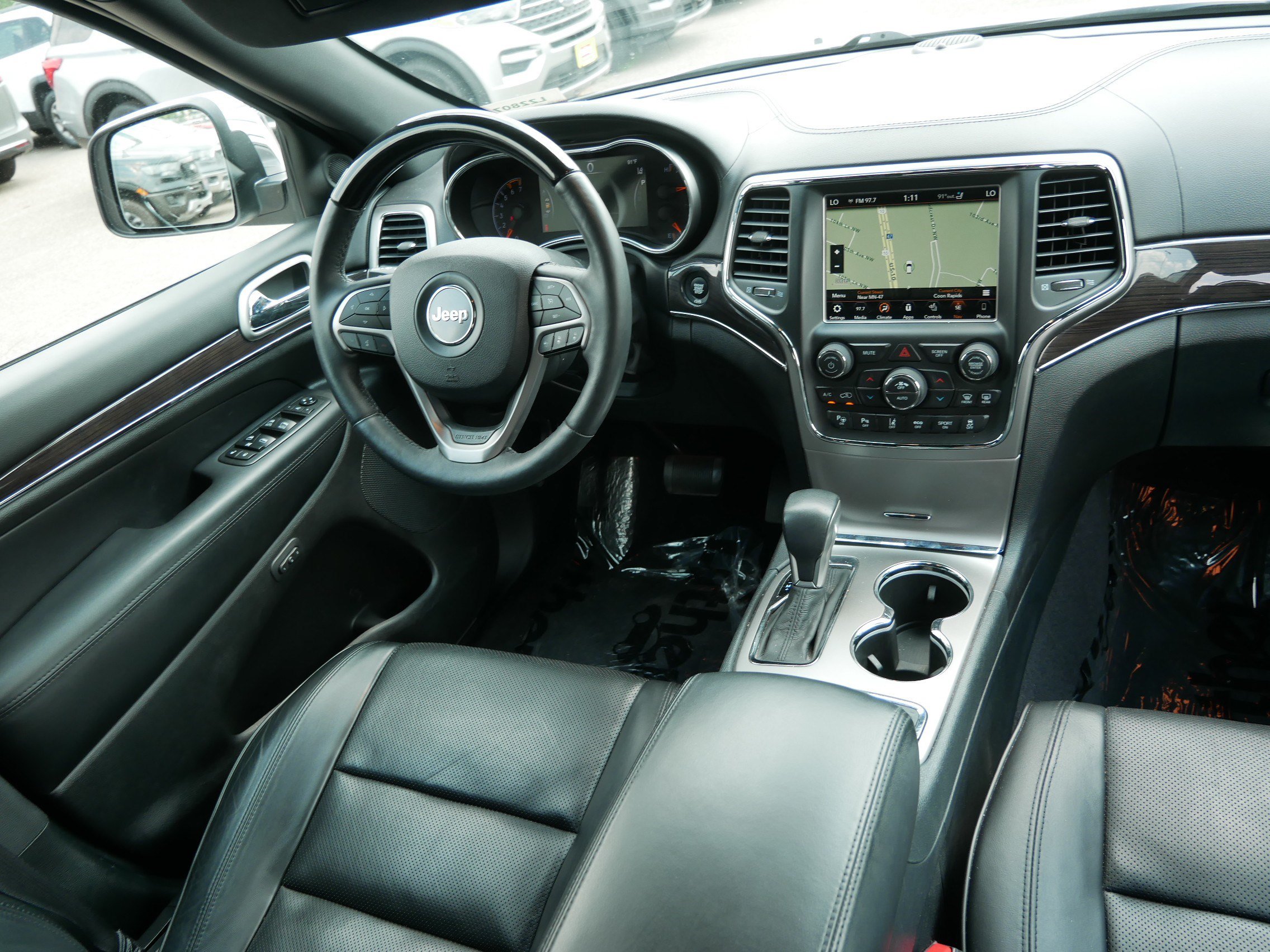 Used 2018 Jeep Grand Cherokee Overland w/ Jeep Active Safety Group AWD/4WD image 9