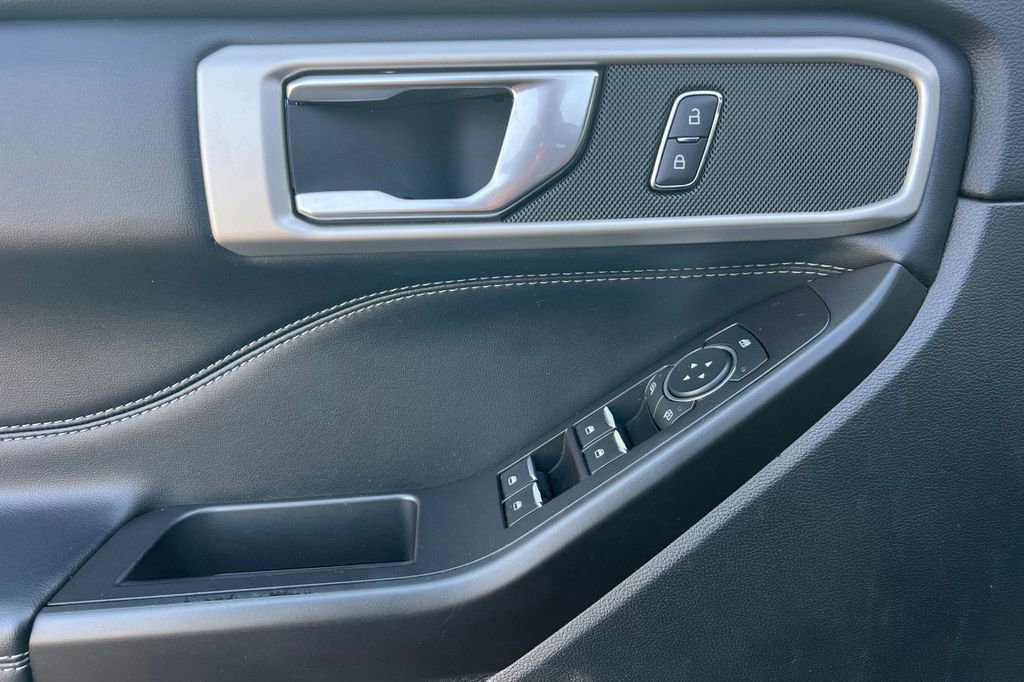 Certified 2020 Ford Explorer XLT w/ Equipment Group 202A image 13