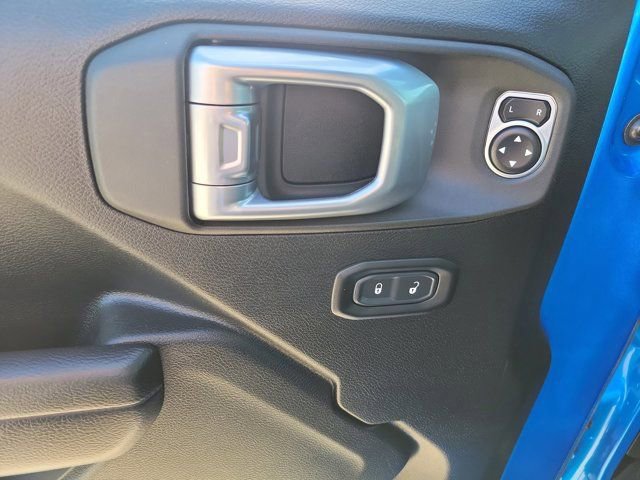 Used 2023 Jeep Gladiator Willys image 27