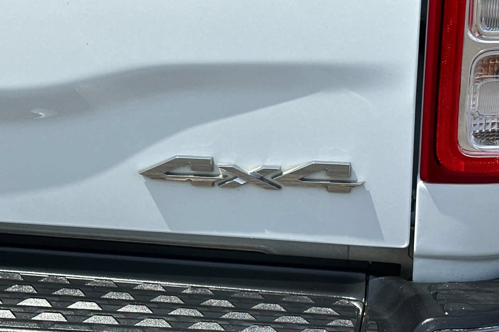 Used 2024 RAM 2500 Big Horn w/ Off Road Package AWD/4WD image 27
