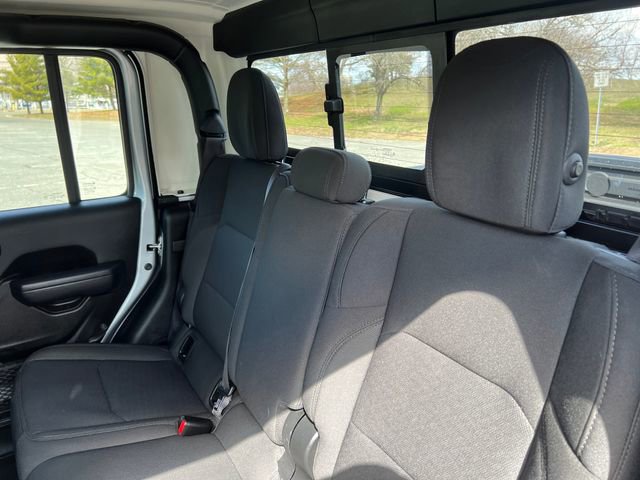 Used 2023 Jeep Gladiator Sport image 24