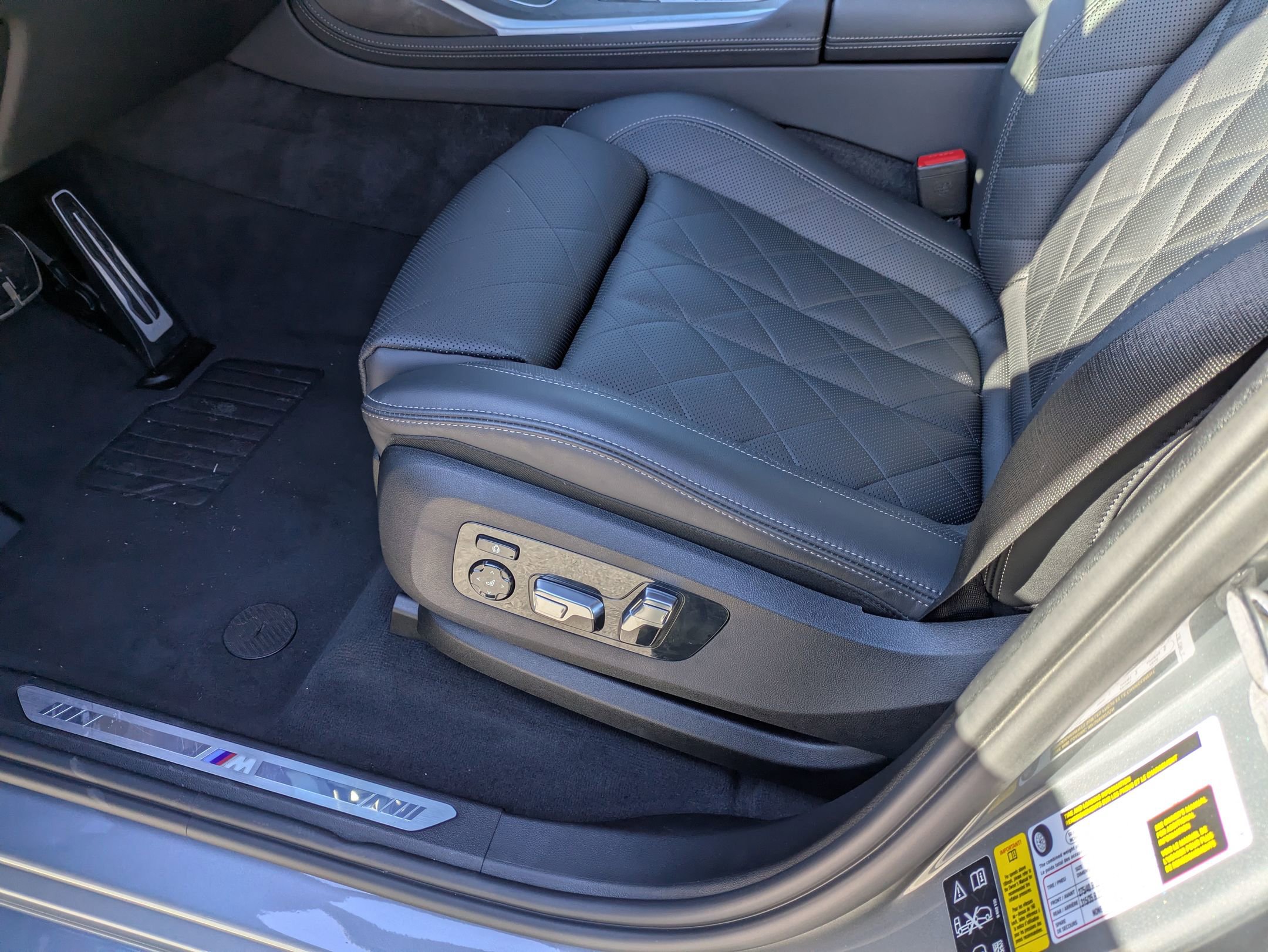 Used 2023 BMW X7 xDrive40i w/ M Sport Package image 13