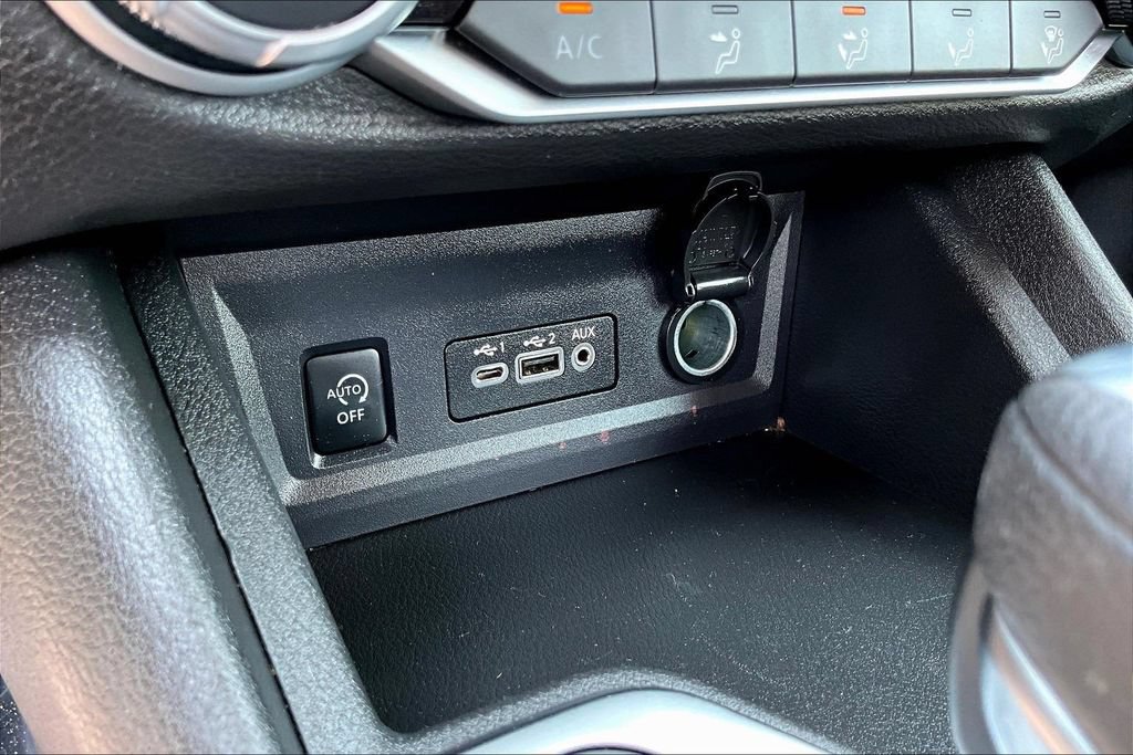 Used 2024 Nissan Sentra SV FWD image 18