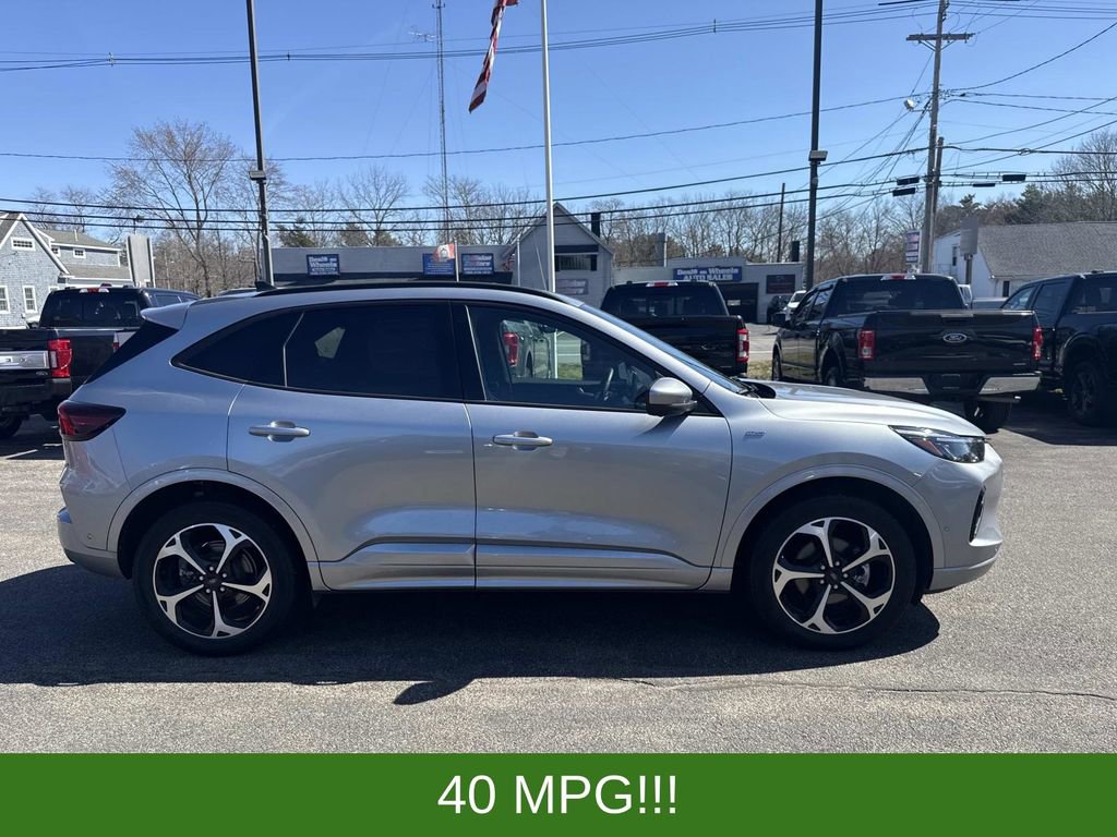 Certified 2023 Ford Escape ST-Line Elite w/ Premium Technology Package AWD/4WD image 9