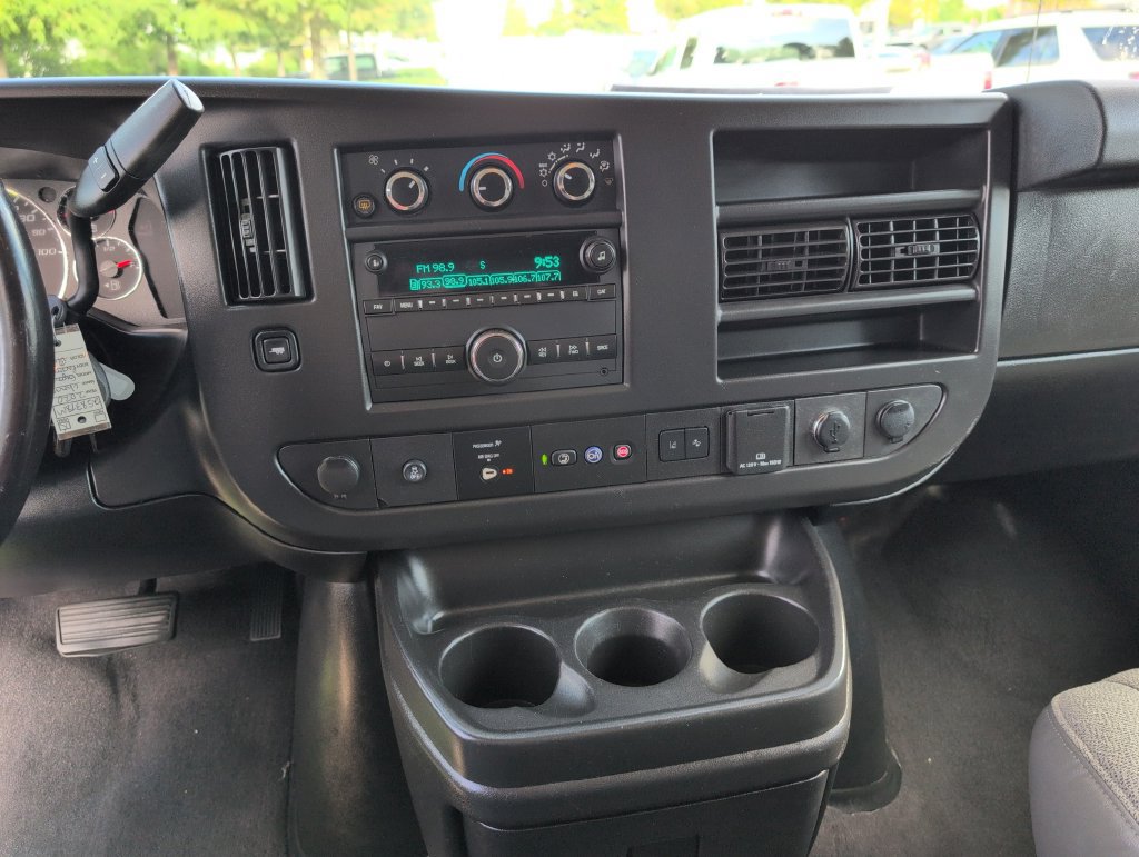 Used 2020 Chevrolet Express 3500 LT w/ LT Preferred Equipment Group RWD image 17