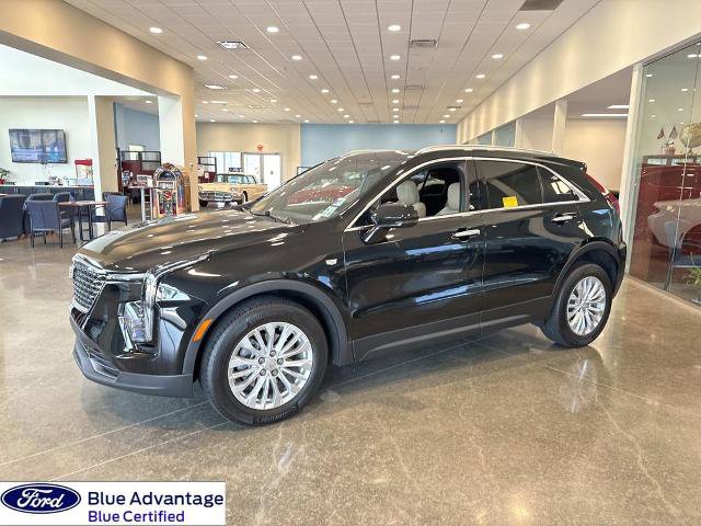 Used 2024 Cadillac XT4 Luxury w/ Cold Weather Package FWD image 5